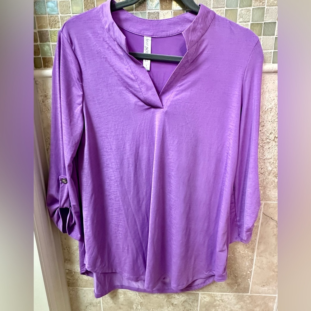 NWT SIZE SMALL LAVENDER Dear Scarlett non wrinkle blouse